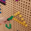 MASTERKIDZ Kolorowe Śrubki 5 Kształtów Do Tablicy Kreatywnej STEM 512 Sztuk Mix Kolorów - obrazek 6
