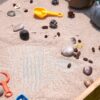 MASTERKIDZ Zestaw XXL STEM WALL 2w1 Tablica Kreatywna z Piaskownicą - obrazek 5